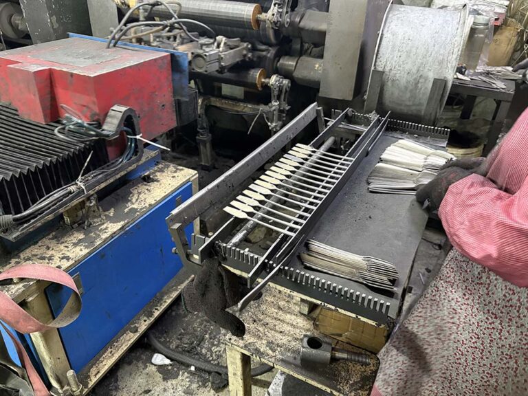 Polishing and surface finishing of stainless steel cutlery