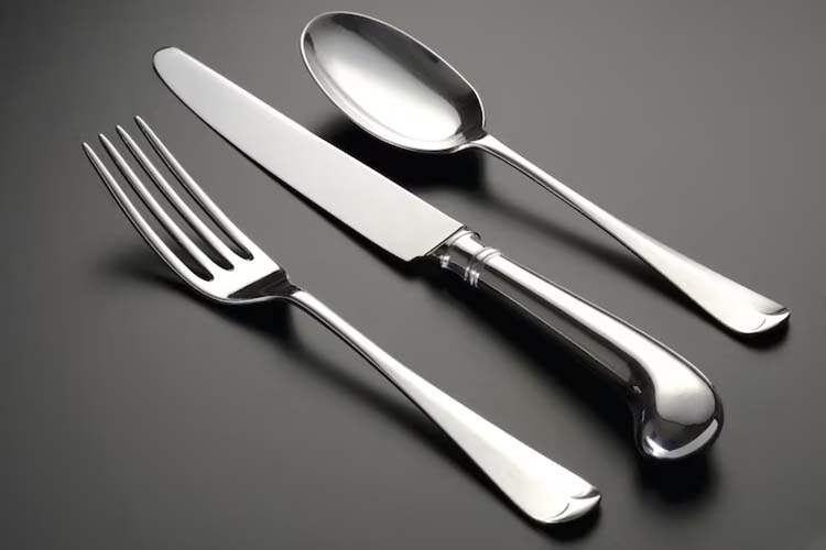 A graphic illustrating how a small increase in flatware thickness multiplies into a large cost increase over a bulk order